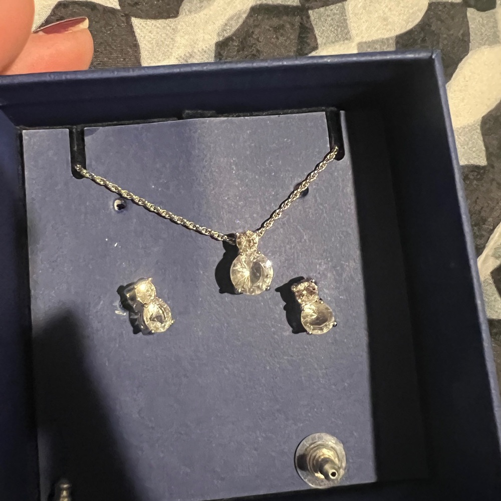 Elegant Silver Jewelry Set with Clear Stones